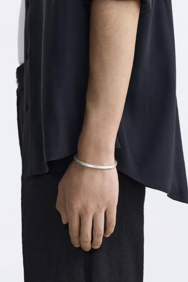 سوار معدني صلب 